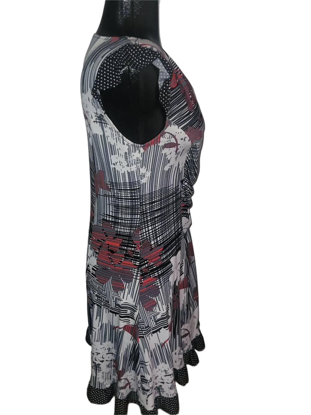 Marie Claire Floral Print V-Neck Cap Sleeve Dress in Black, White & Red - Picture 5 of 7
